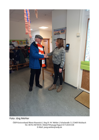 Übergabe Bücherspende